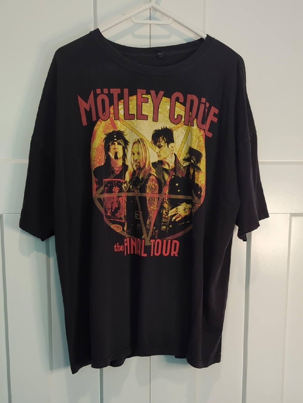 Mötley Crüe "The Final Tour" Black Graphic Tee 2014-2015